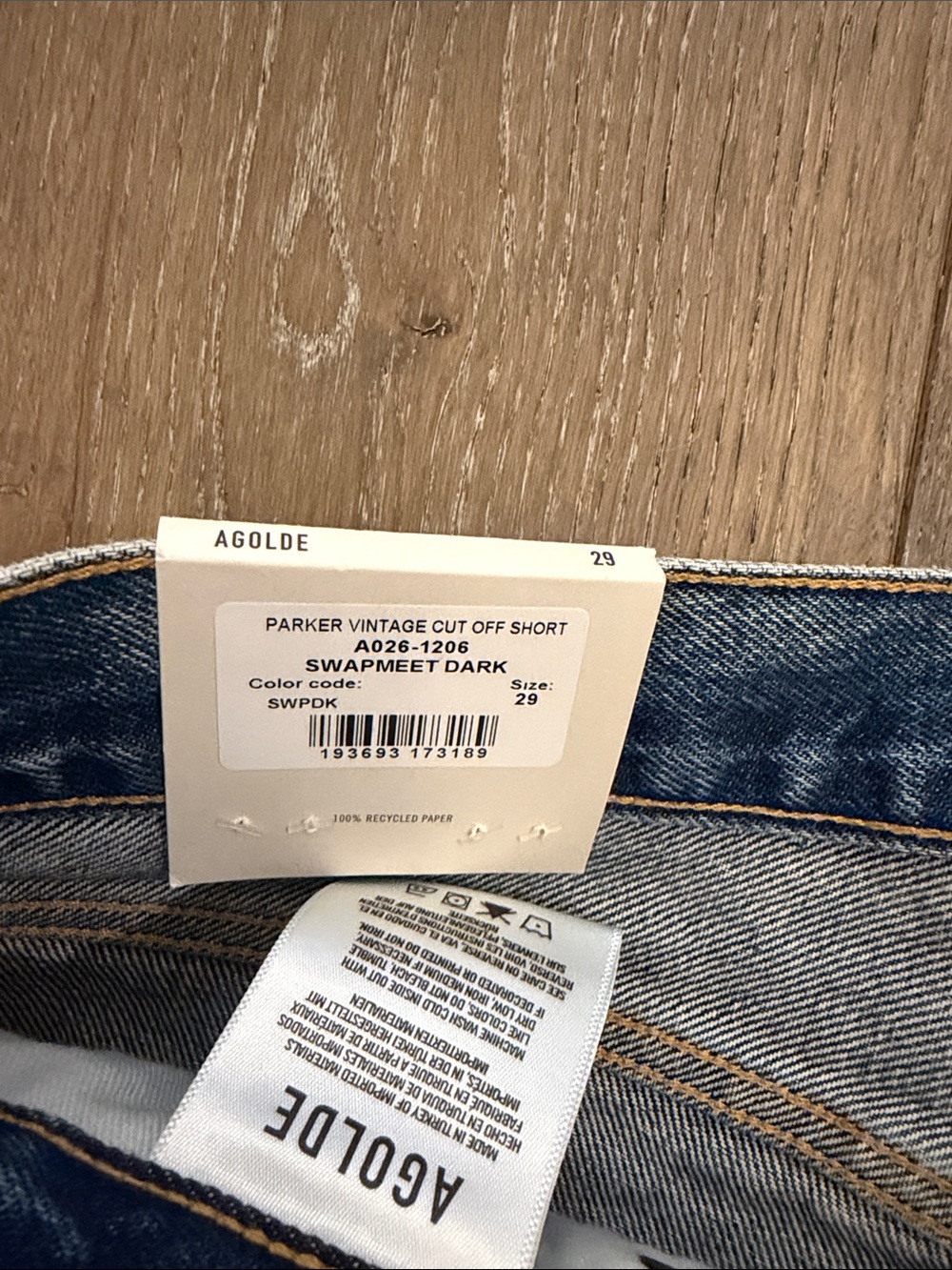 AGOLDE Parker Vintage Cut Off Denim Shorts - Picture 4 of 4